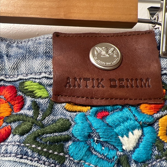 Antik Denim Monroe Bootcut Flared Jeans Size 26 Embroidered Rare Floral Fall Fit - Picture 5 of 7